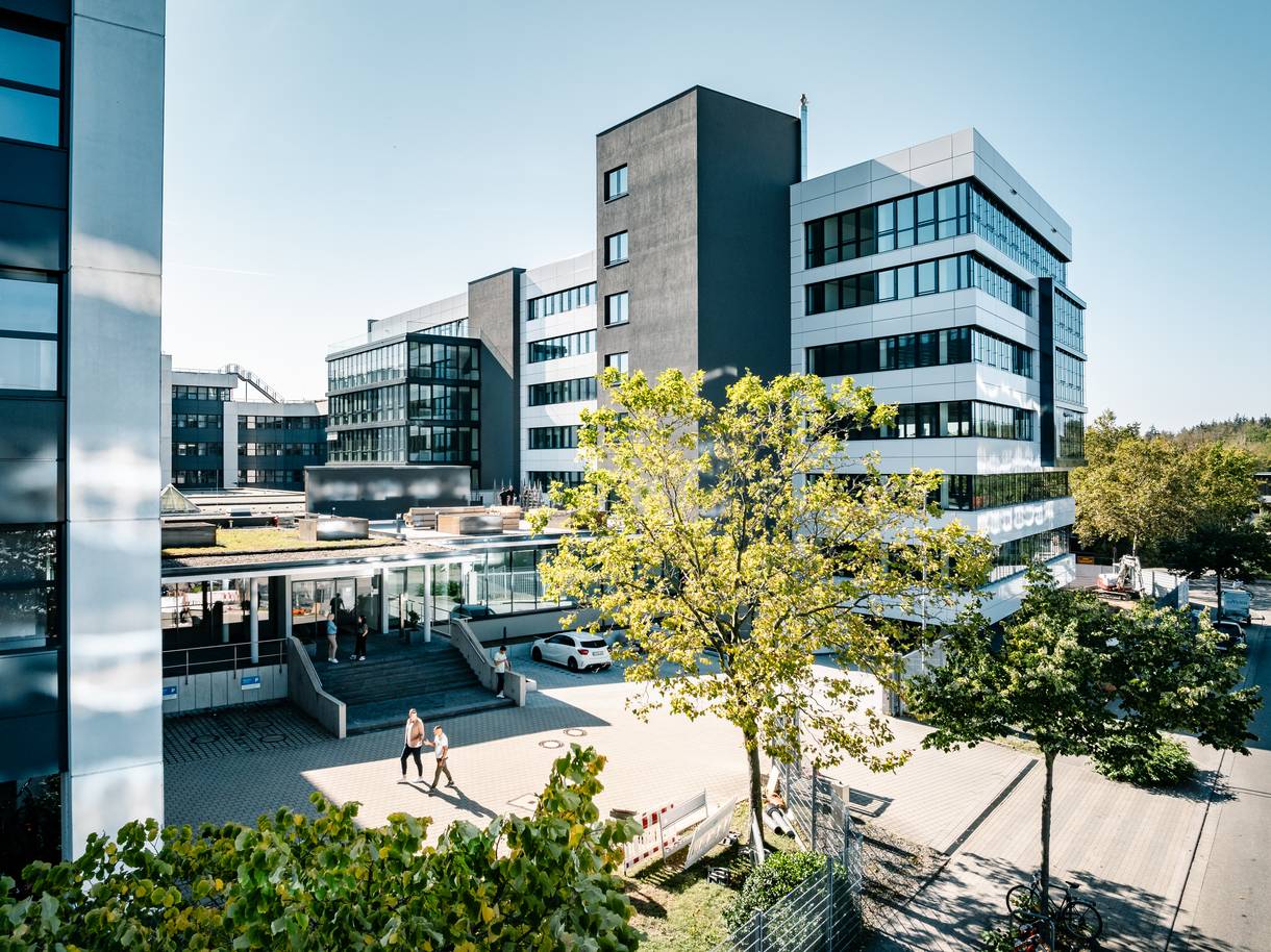 Blick über den Hauptsitz der Haufe Group in Freiburg 